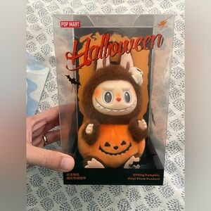 Pop Mart- Happy Halloween Party Series-Sitting Pumpkin Vinyl Plush Pendant-NWT